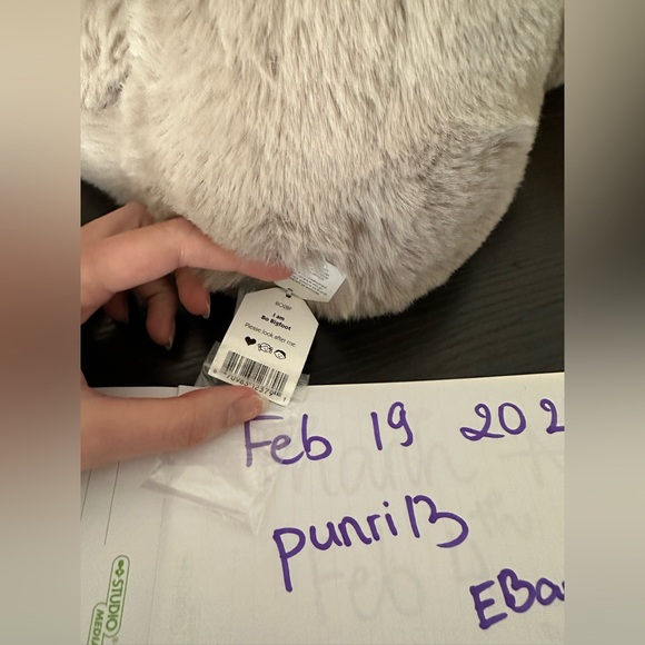 Jellycat Bo Bigfoot - RARE FIND (BNWT) - Picture 2 of 5